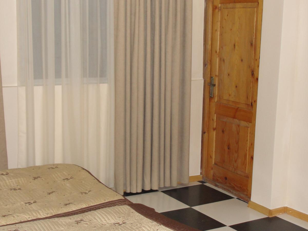 Guest House 26 Mestia Kültér fotó